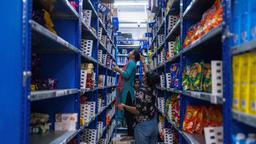 Micro-warehousing. The dark stars of the Q-comm show